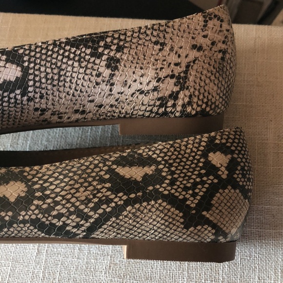 Like new Coconuts by Matisse flat sole never worn faux lizard 7.5W - Picture 5 of 9